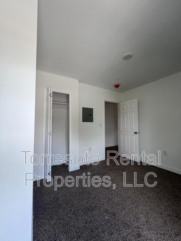 Building Photo - 224 W Pyron Ave