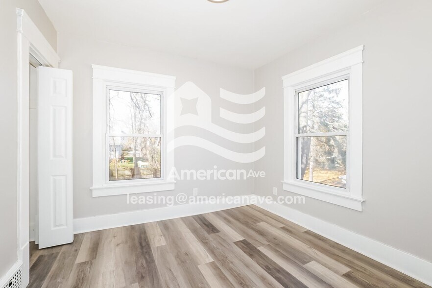 Building Photo - 724 Carlysle St