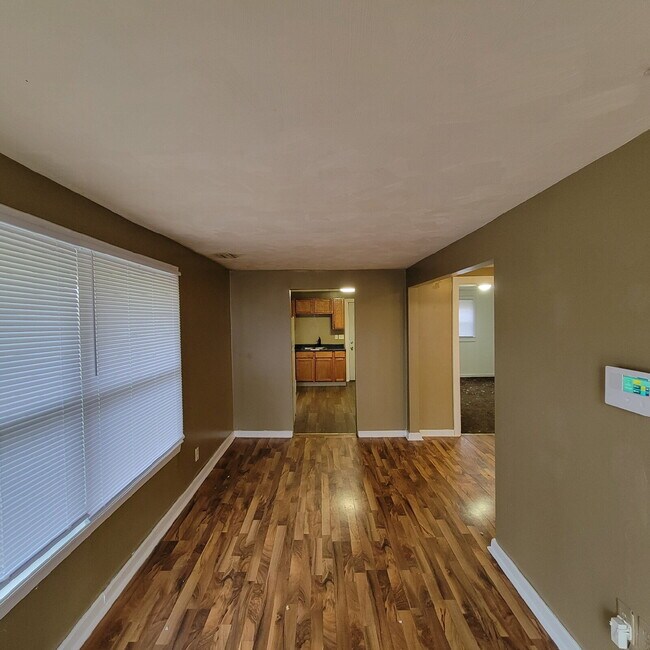 Building Photo - Mars Hill 2BR/1BA Home w/Garage! Hurry!