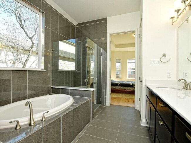 Building Photo - 4100 Rainy Creek Ln