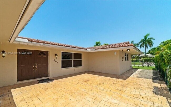 Building Photo - 601 N 44th Ave