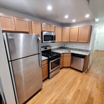 Building Photo - 619 S Loomis St