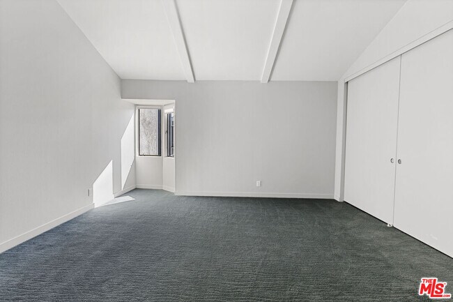 Building Photo - 1044 20th St