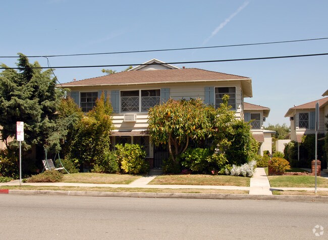 Primary Photo - 13519 Moorpark St