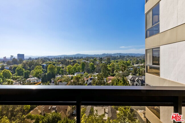 Building Photo - 10445 Wilshire Blvd