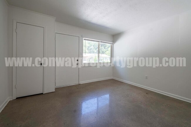Building Photo - 716 S Mitchell St