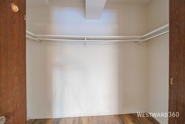 Building Photo - 10413 Dearlove Rd