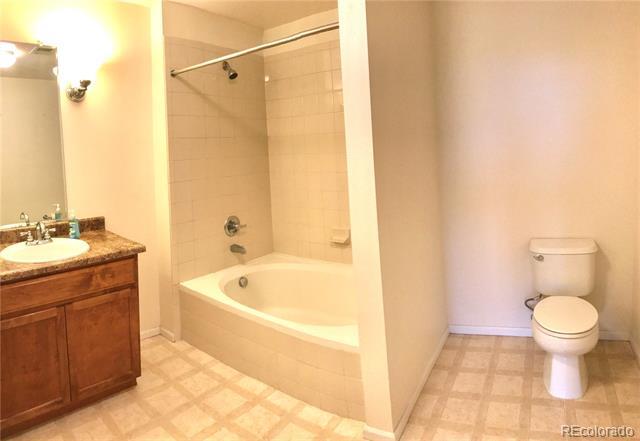 Building Photo - 3890 S Dayton St