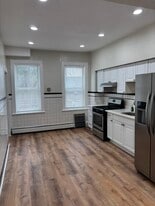 Building Photo - 708 6th St