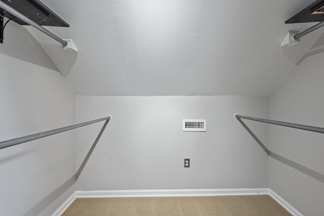 Building Photo - 1012 Cahal Ave