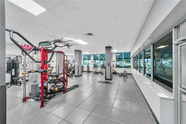 Building Photo - 2501 S Ocean Dr