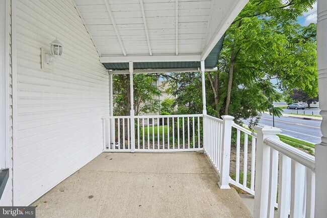 Building Photo - 134 S Main St