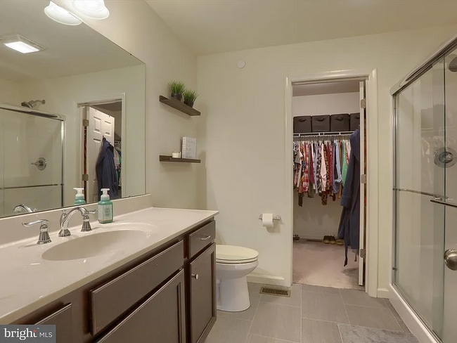 Building Photo - 1730 Fairbank Ln