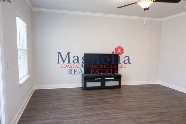 Building Photo - 3 Bedroom 2.5 Bathroom Townhome in Richmond Hill, GA