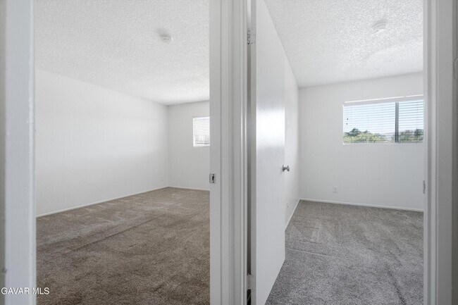 Building Photo - 5036 W Ave L8