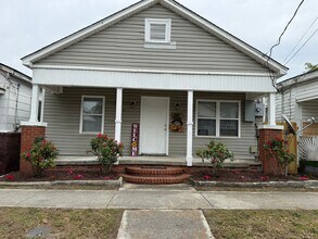 Building Photo - Single Family 3BR 1BA