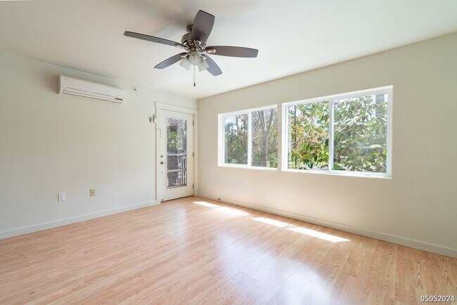 Building Photo - $3,400 | 3br/2ba Condominium in Sixty Park...