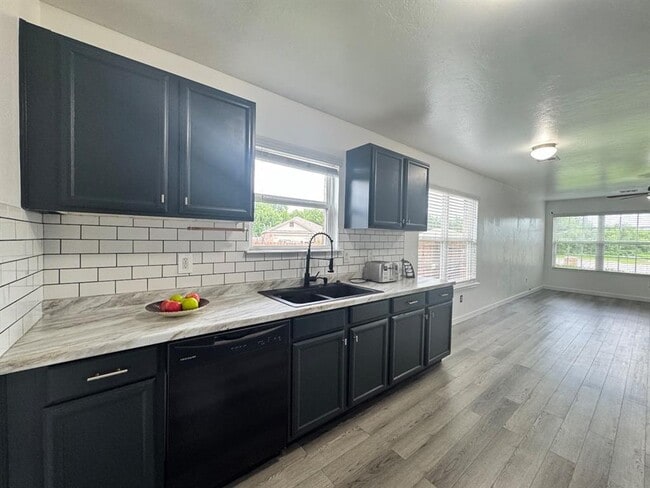 Building Photo - 1795 Bliss Cir