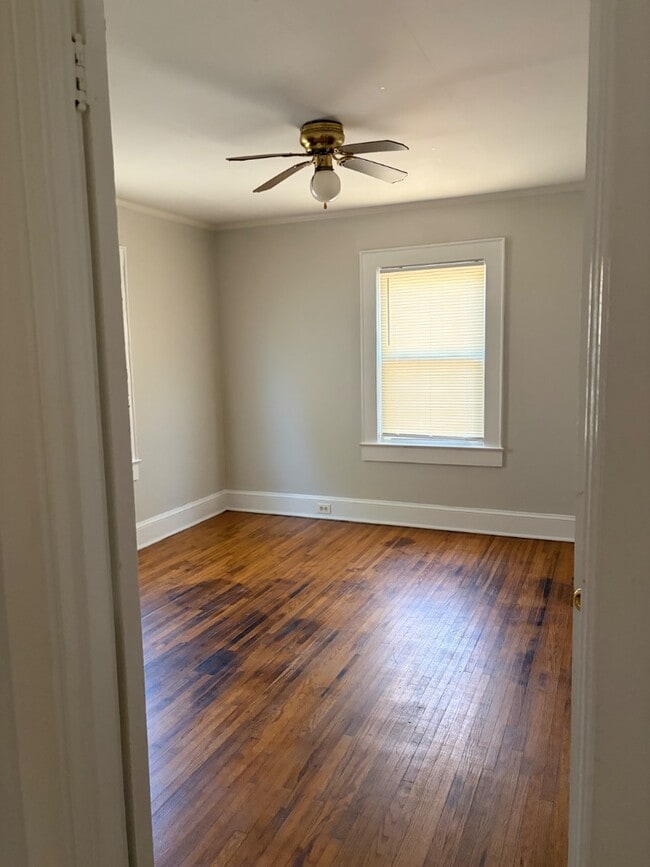 Building Photo - 808 Eastway Dr