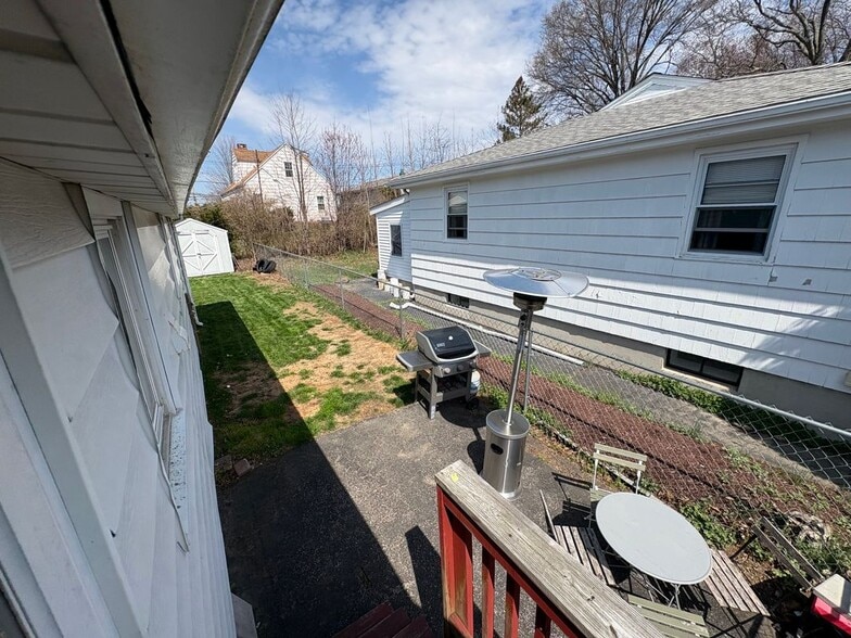 Building Photo - 82 Parker Ave