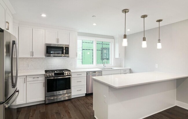 Building Photo - 1324 S Woodstock St