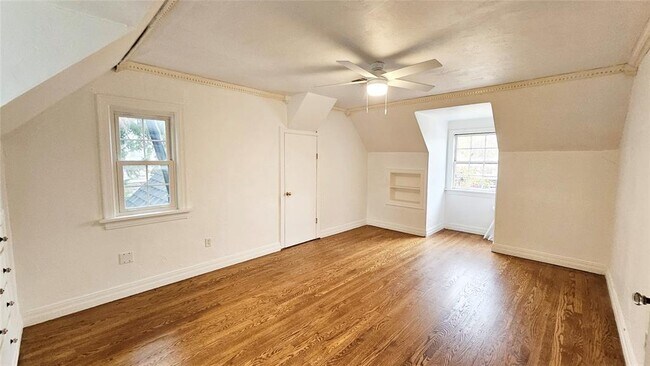 Building Photo - 2108 NW 25th St