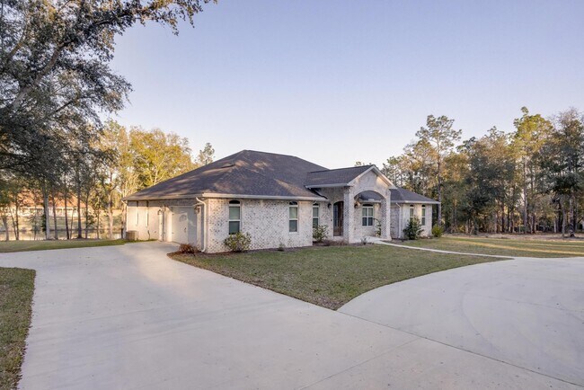 Building Photo - 1148 Sioux Cir