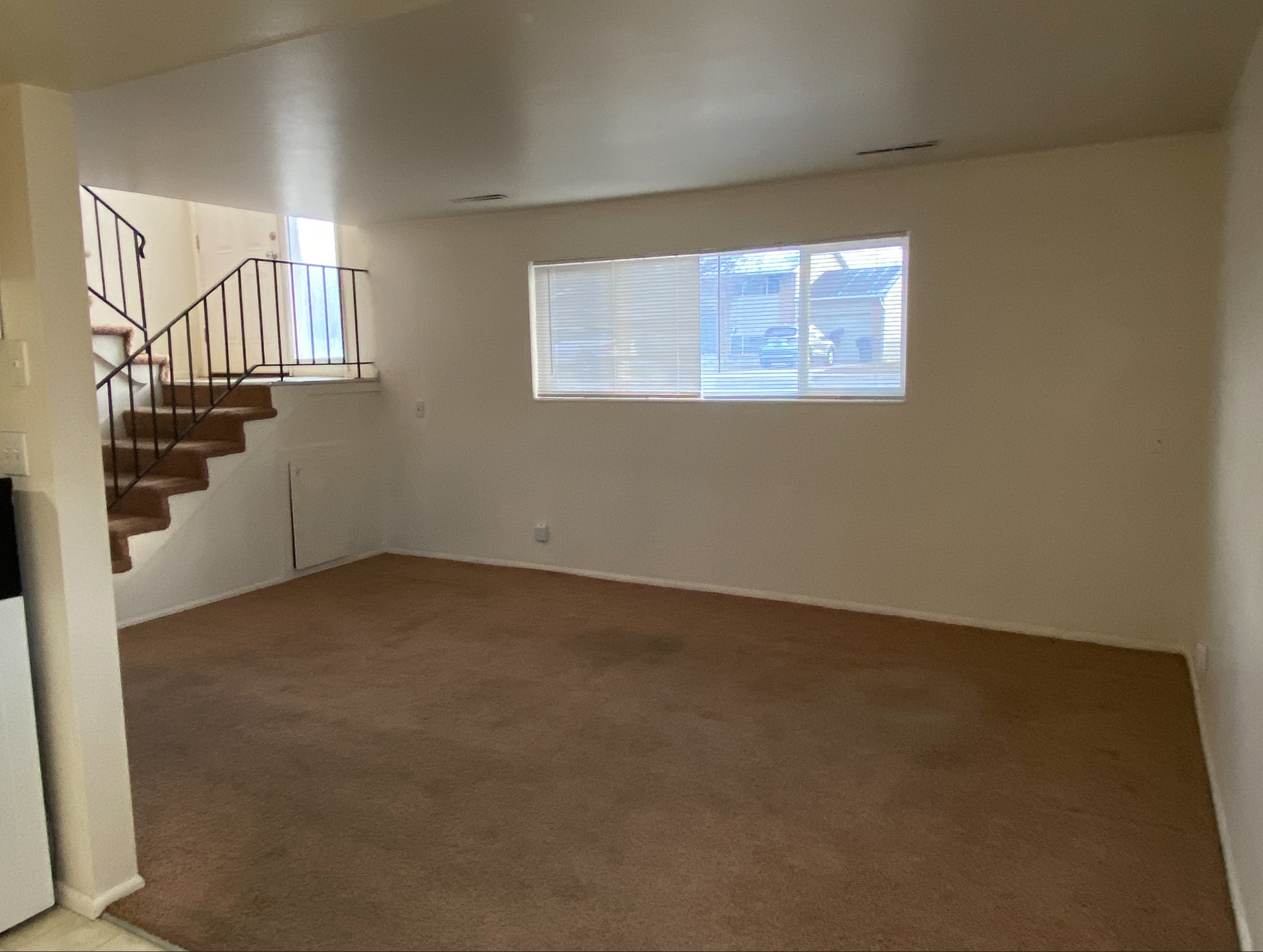 Building Photo - 261 E 200 N