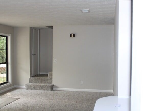 Building Photo - 1386 Williamsburg Ln