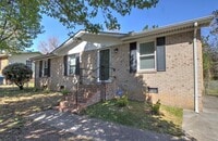 Building Photo - 2530 Glenbrook Dr