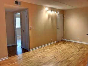 Building Photo - 5S070 Pebblewood Ln