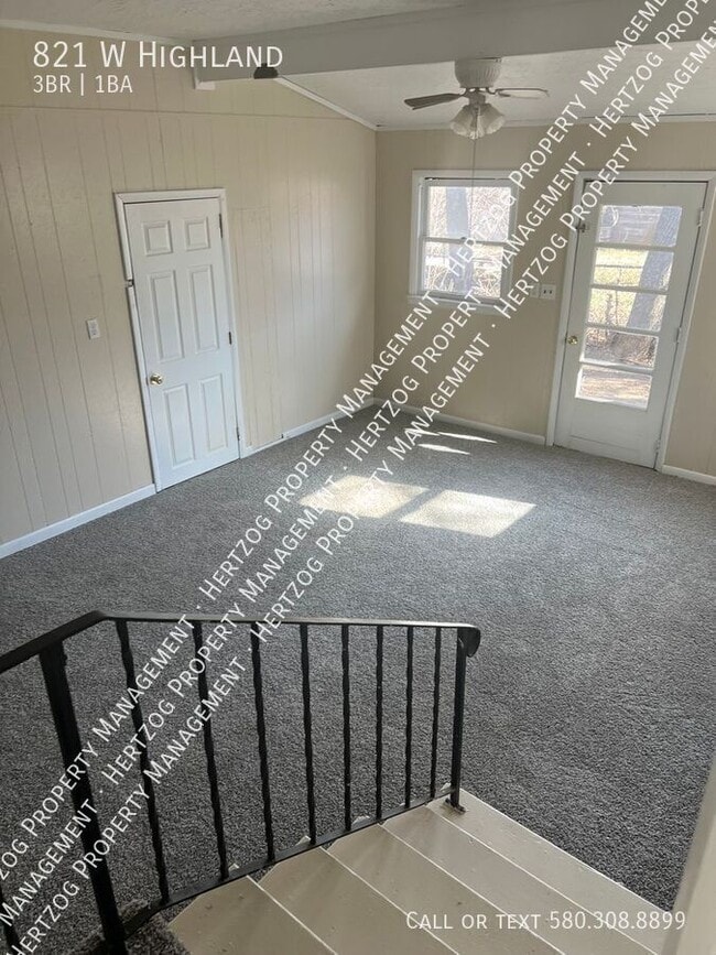 Building Photo - 821 W Highland-