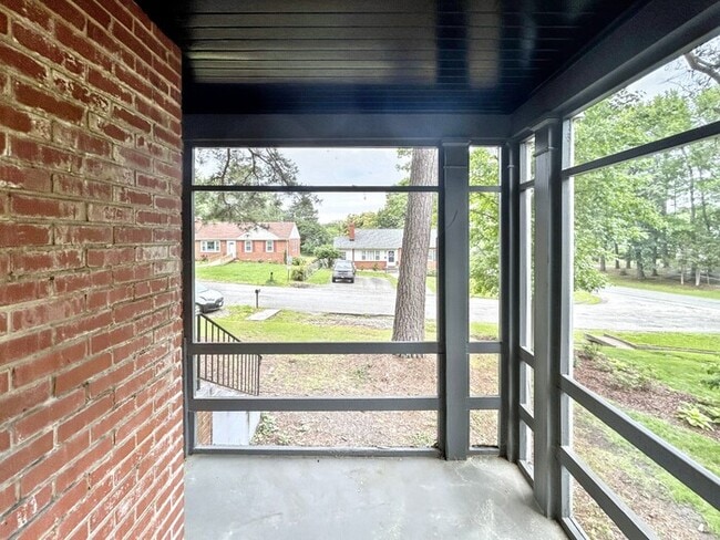 Building Photo - 1225 Blue Jay Ln