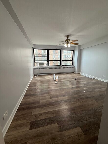 Building Photo - 4230 N Marine Dr