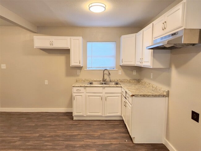 Building Photo - 1106 2nd Ave N