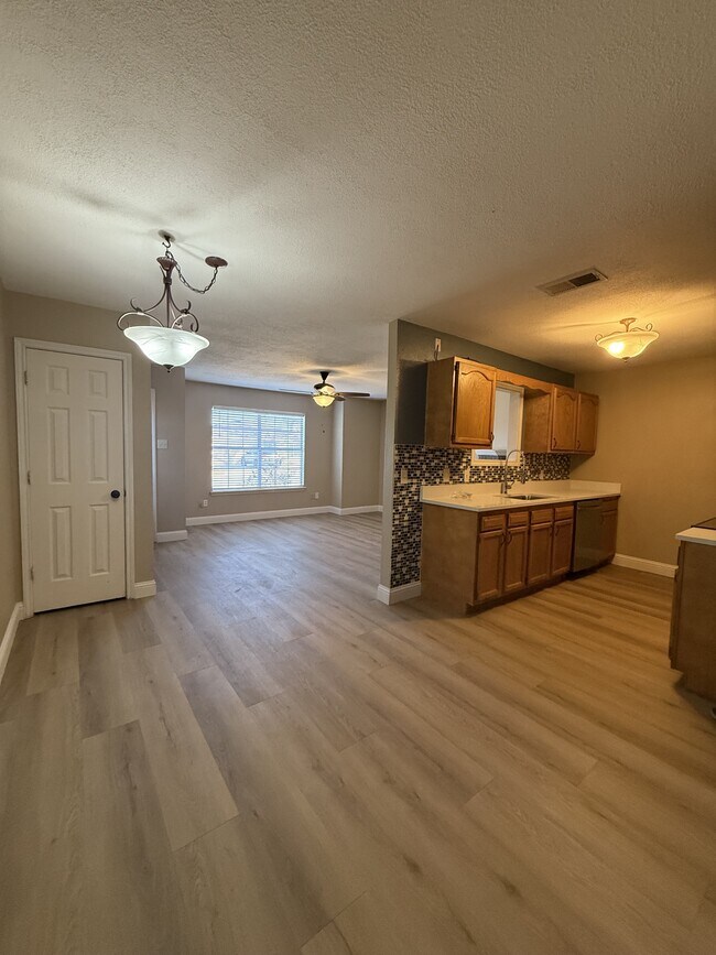 Building Photo - 2523 110th St