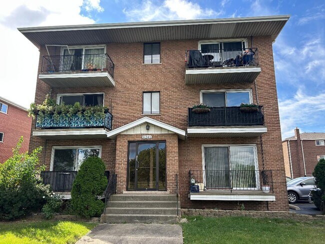 Primary Photo - 8241 W 79th St