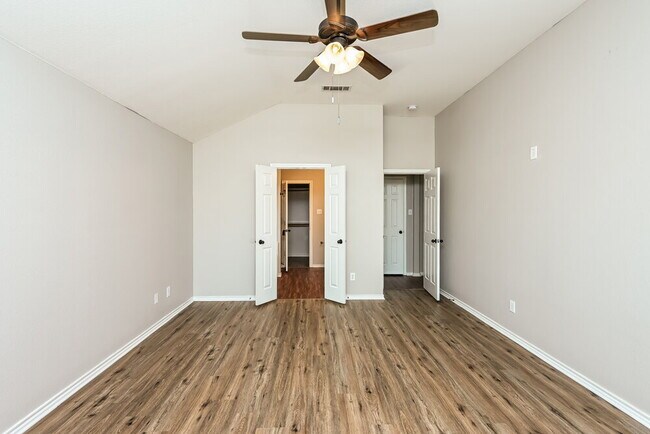 Building Photo - 1104 Monticello Dr