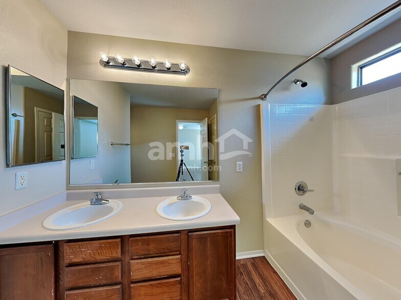 Building Photo - 25788 W Nancy Ln