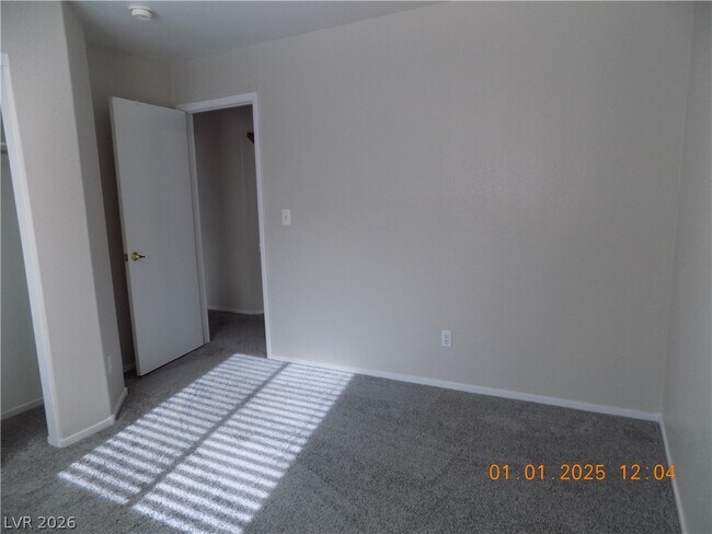 Building Photo - 513 Faultless St