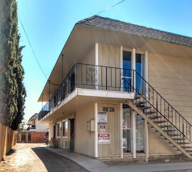 Building Photo - 1107 W 4th St
