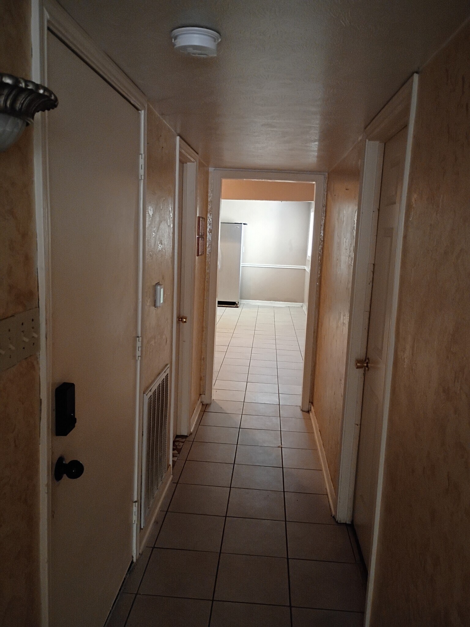 Building Photo - 518 Westshire Dr