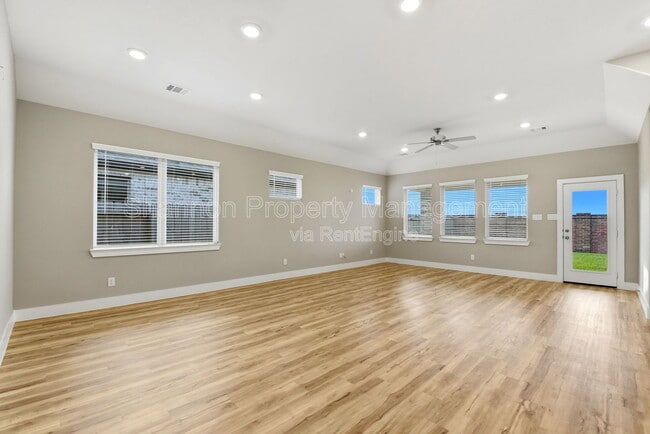 Building Photo - 808 Marisol Bay Dr