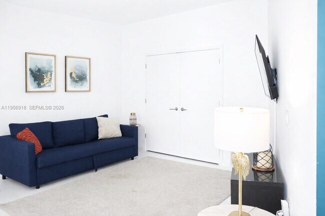 Building Photo - 851 NE 1st Ave