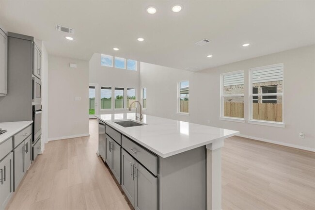 Building Photo - 324 Amista Dr