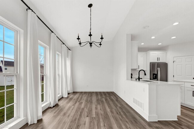 Building Photo - 4 br, 3.5 bath House - 6117 Antler Crossing