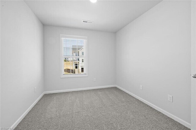 Building Photo - 1729 University Dr
