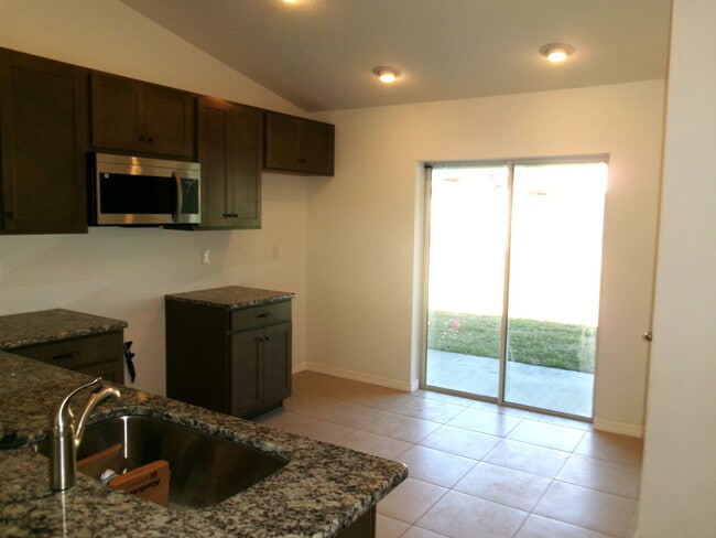 Building Photo - CENTRALLY LOCATED