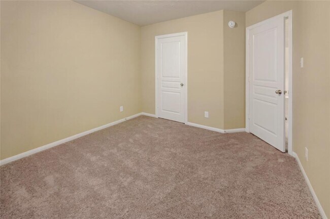 Building Photo - 6939 Hazelnut Ln