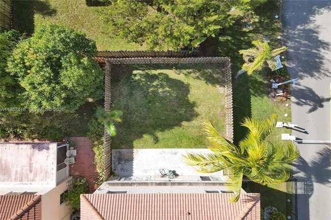 Building Photo - 2001 Barcelona Terrace